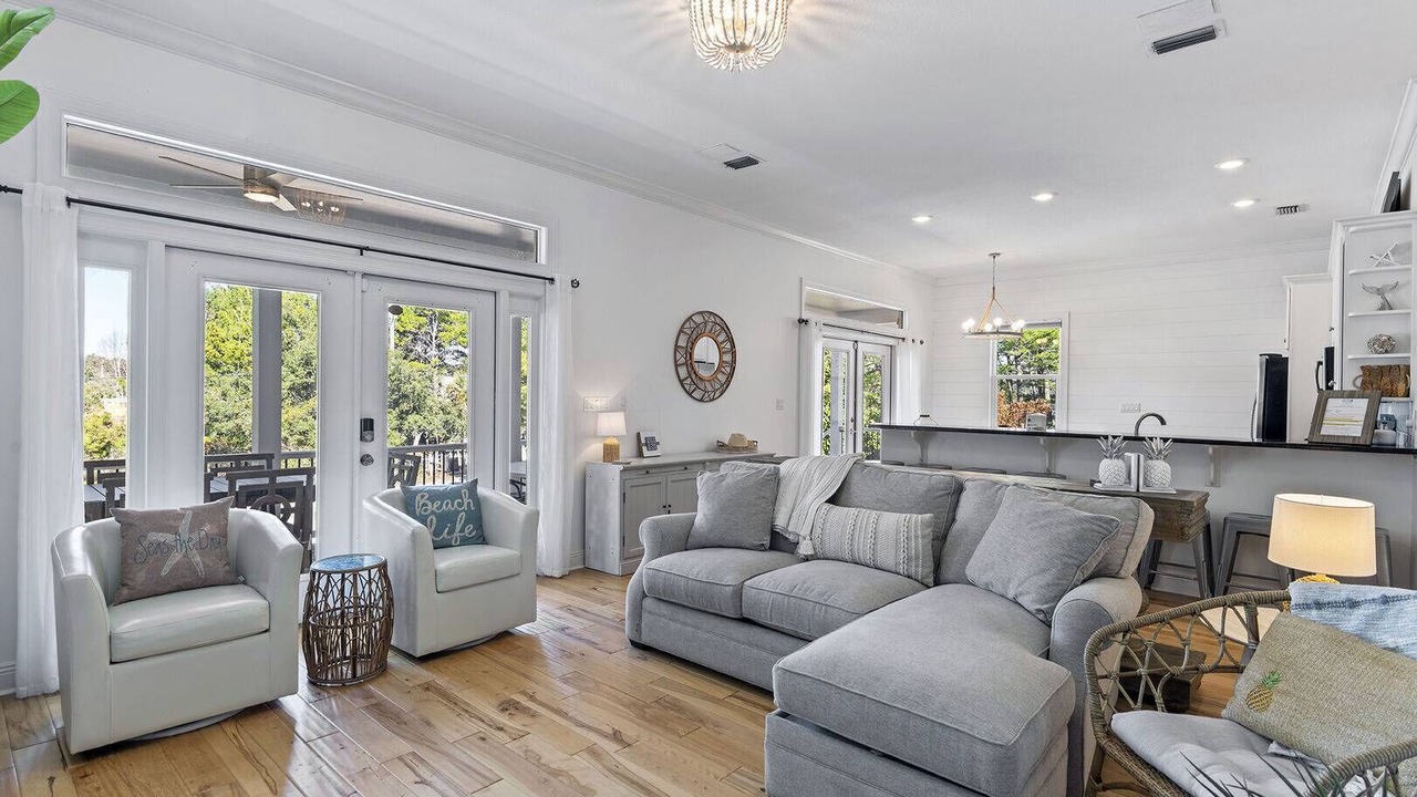 Photo of Livingroom in Gulfview Heights