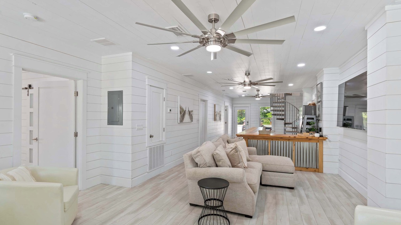 Photo of Livingroom in Gulfview Heights