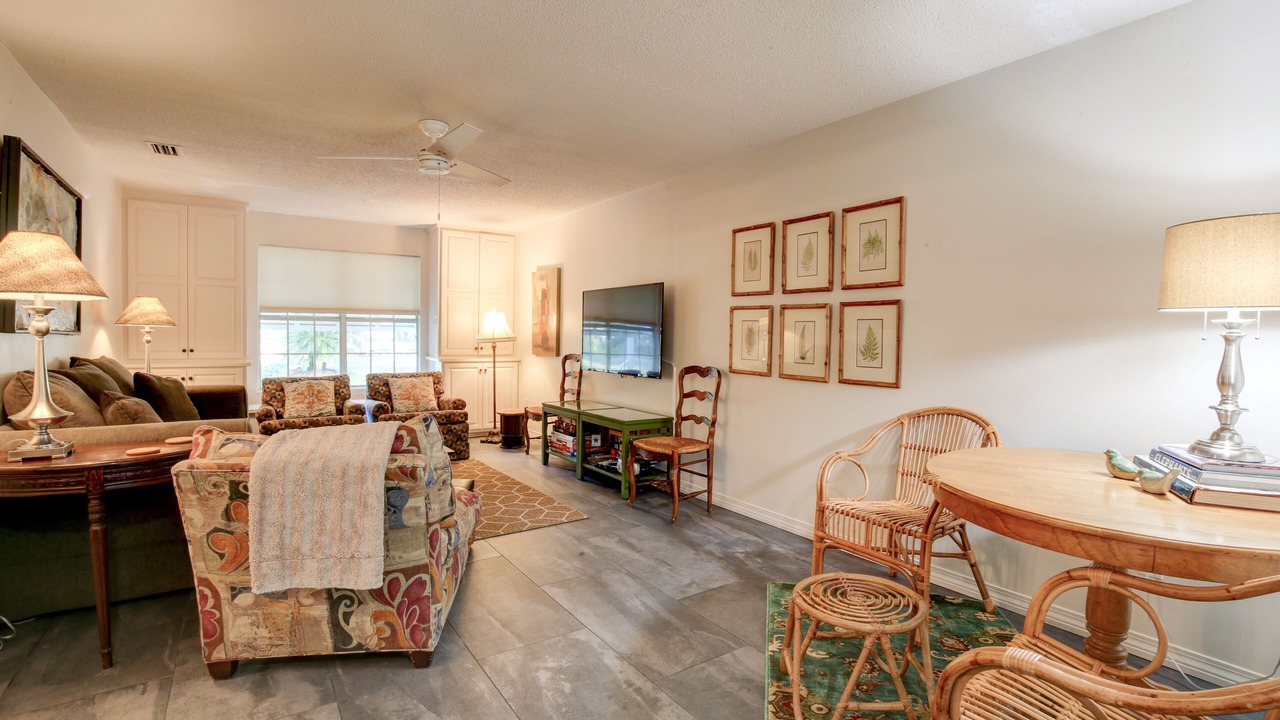 Photo of Livingroom in Point Clear