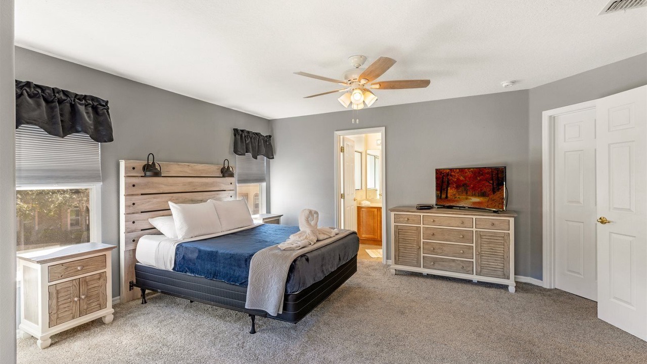 Photo of Bedroom in Watersong