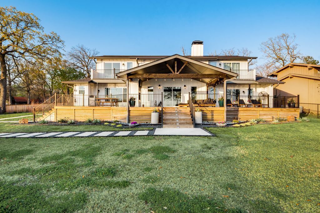 Photo of Outdoor in Enchanted Oaks