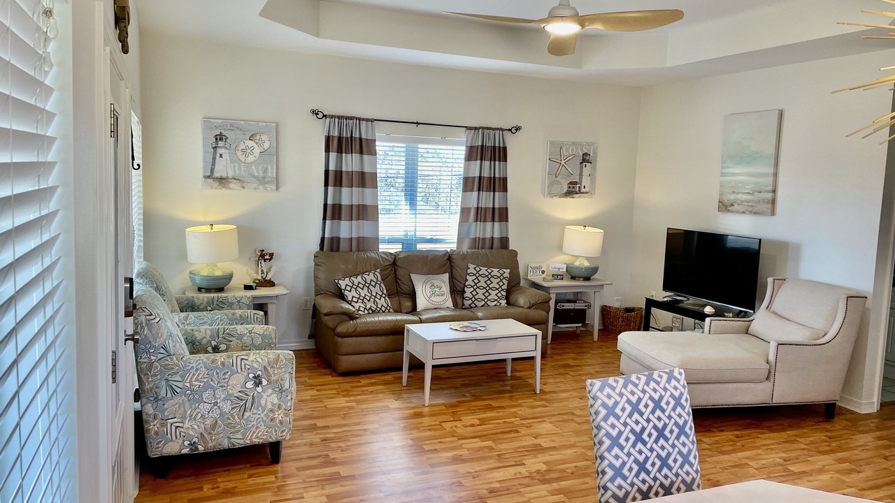 Photo of Livingroom in Shoreline Park