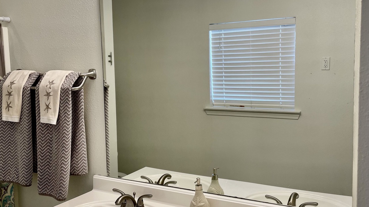 Photo of Bathroom in Shoreline Park