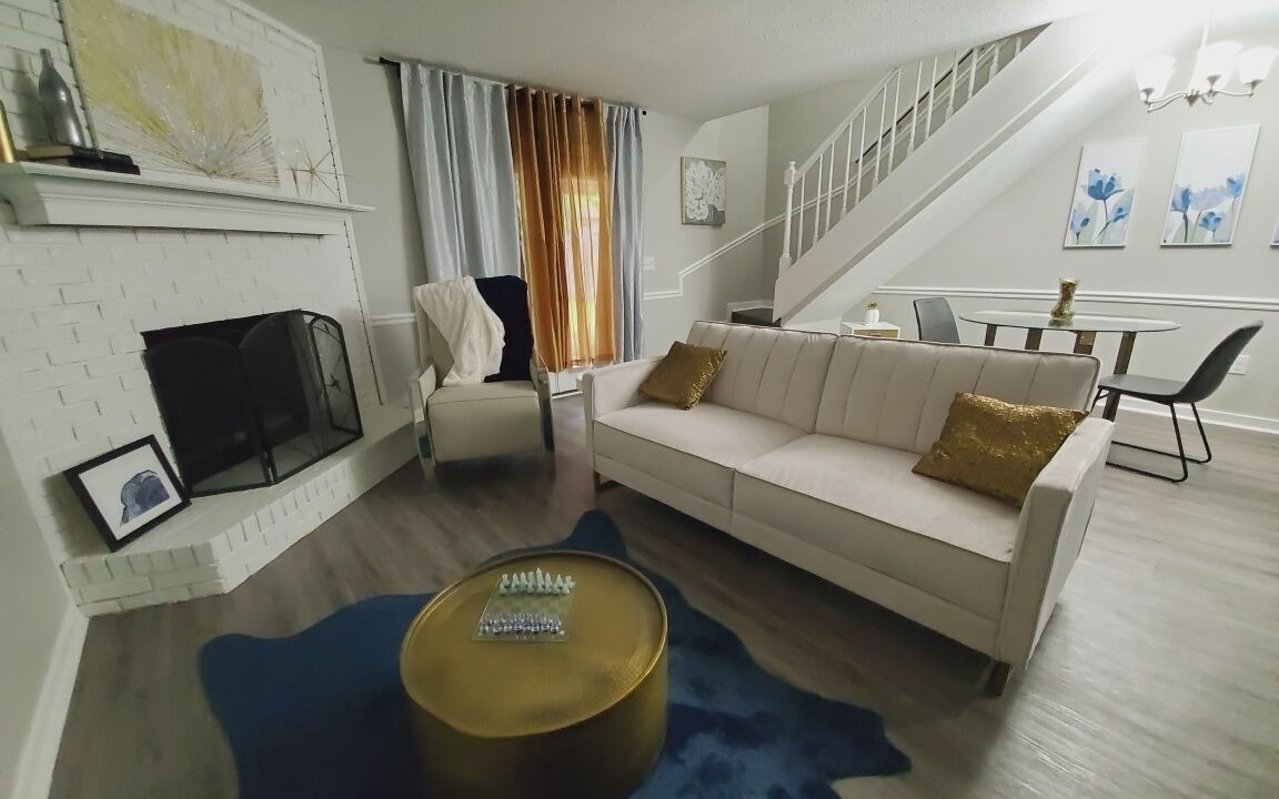 Photo of Livingroom in Tougaloo