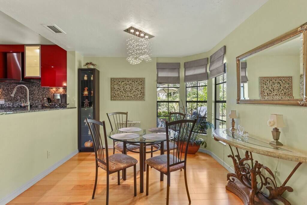 Photo of Livingroom in East Naples
