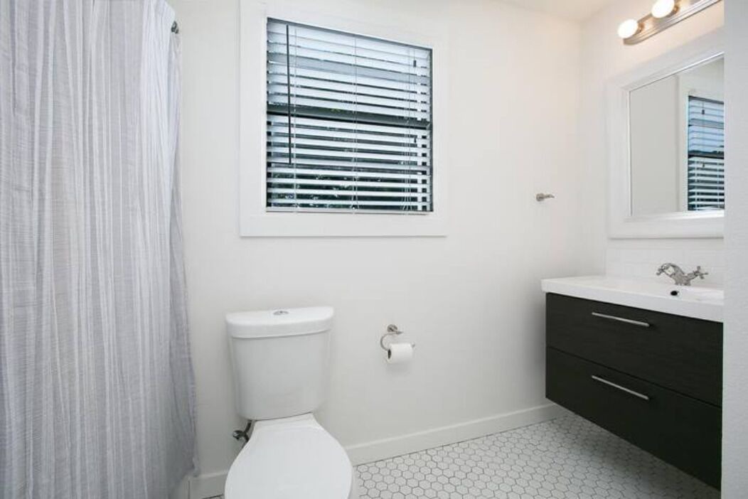 Photo of Bathroom in Highlands - Perkins