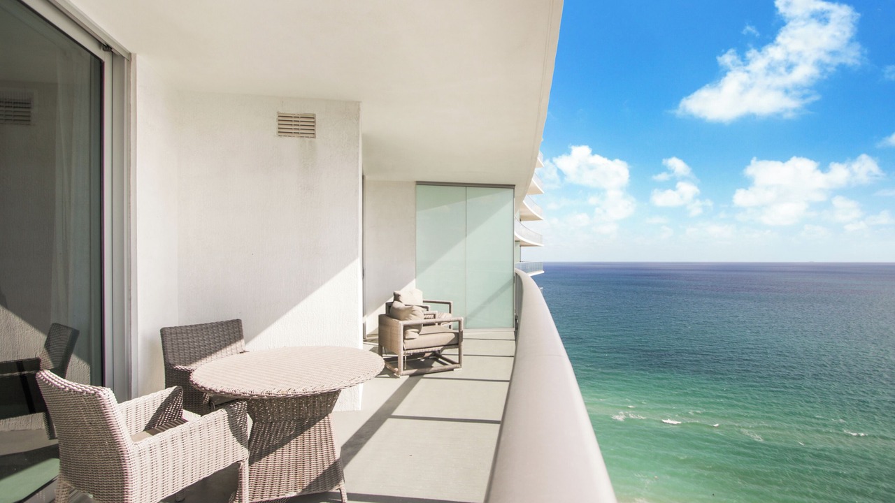 Photo of Patio Balcony in Hollywood South Central Beach