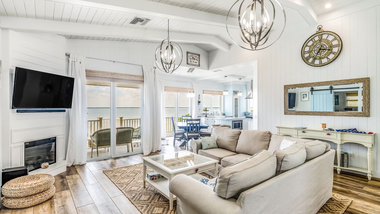 Photo of Livingroom in Cutthroat Harbor Estates