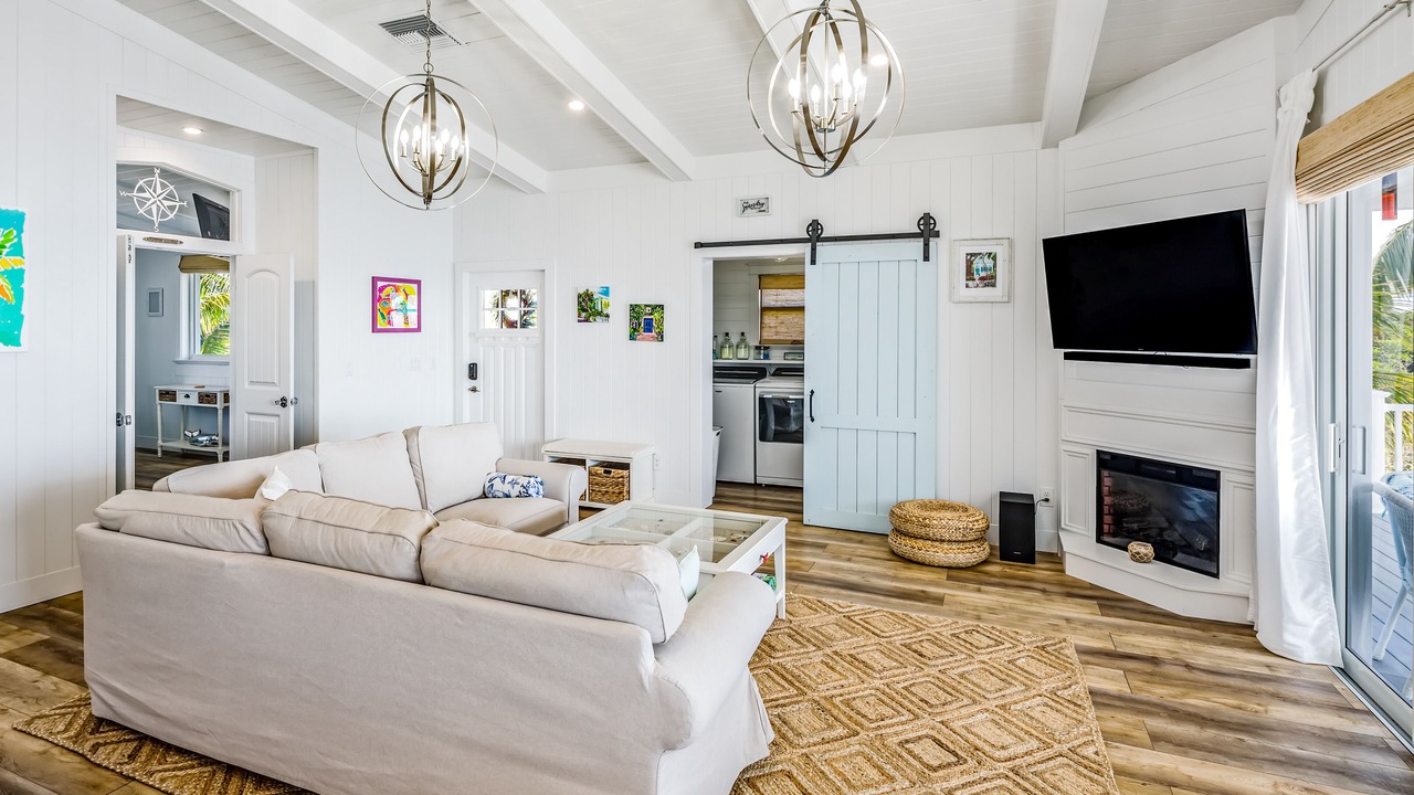 Photo of Livingroom in Cutthroat Harbor Estates
