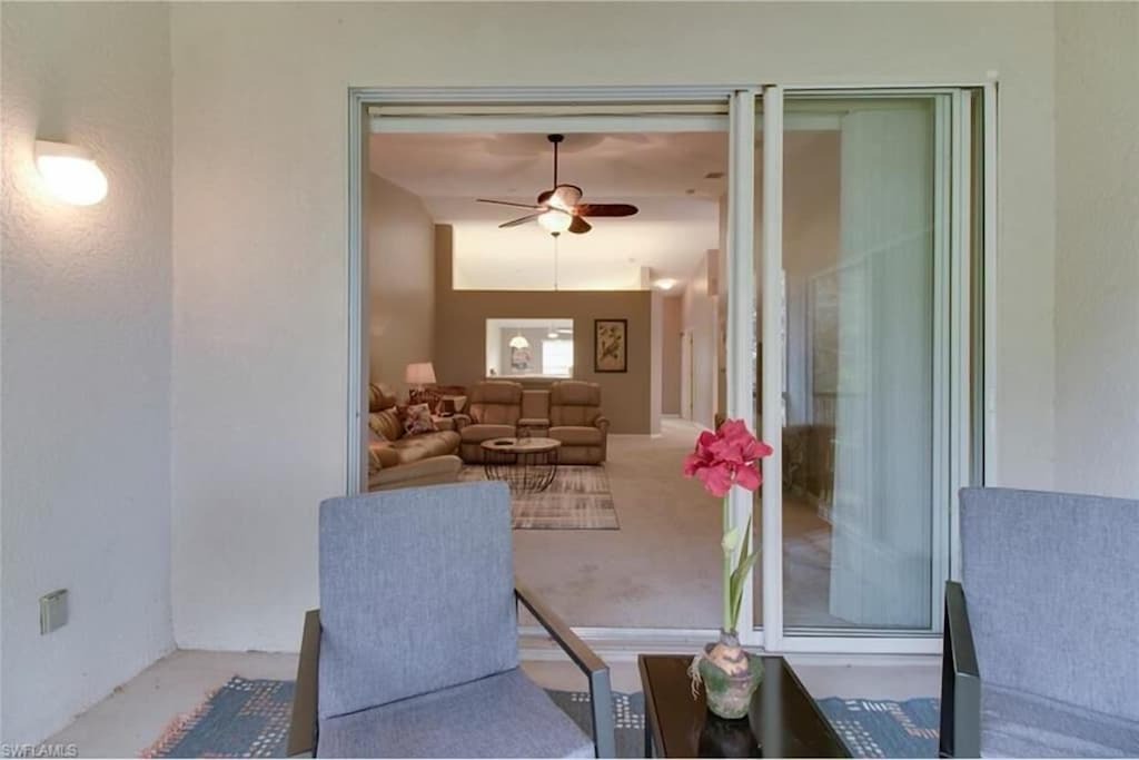 Photo of Livingroom in Cypress Lake
