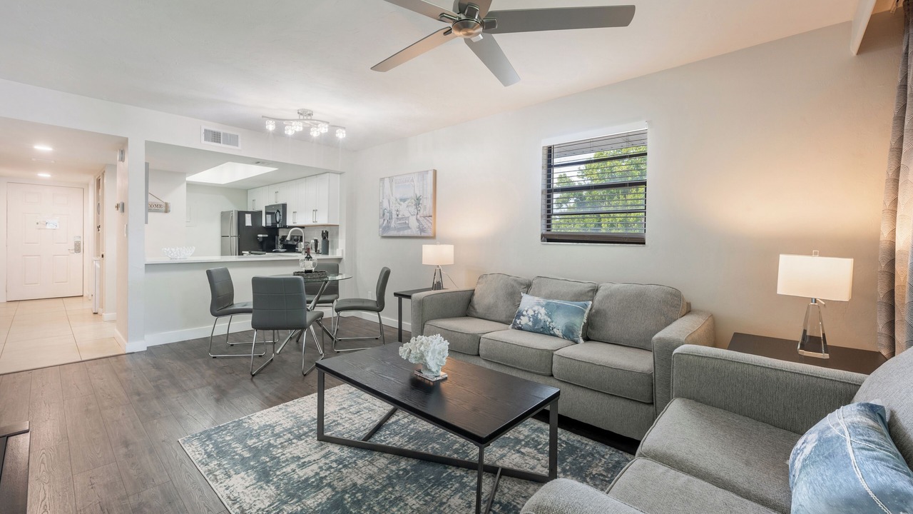 Photo of Livingroom in Park Shore