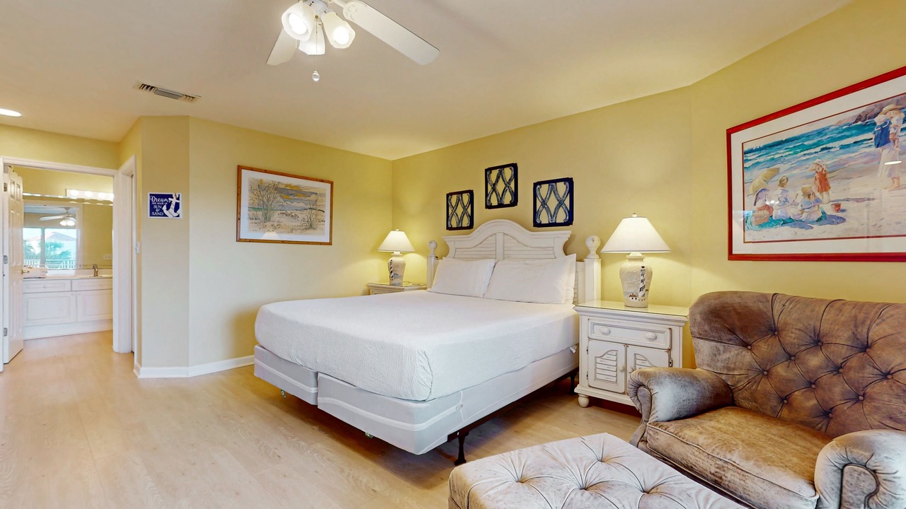 Photo of Bedroom in Miramar Beach