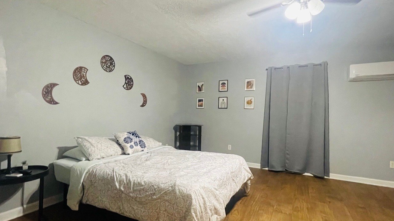 Photo of Bedroom in Westlake