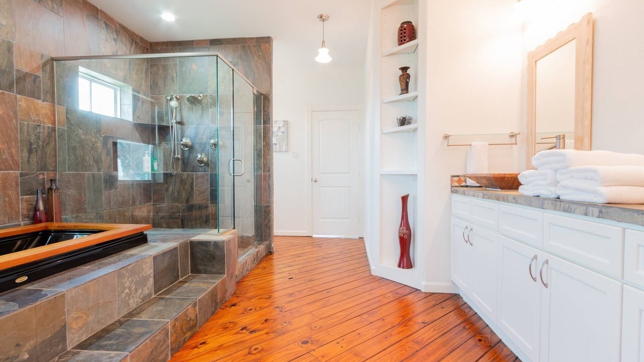 Photo of Bathroom in El Lago