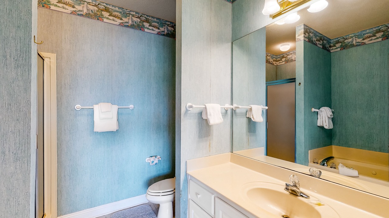 Photo of Bathroom in Audubon Place