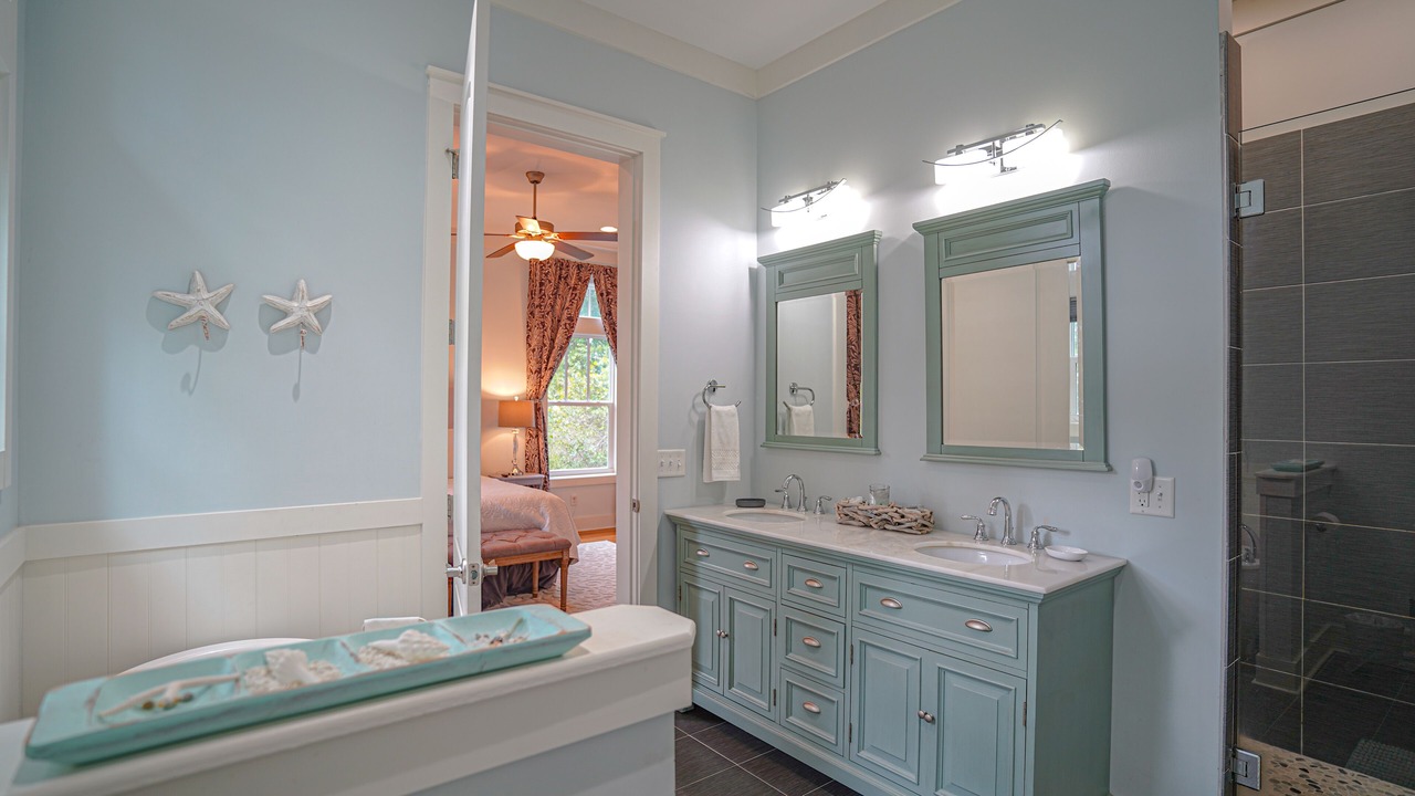 Photo of Bathroom in Lakeside at Blue Mountain Beach