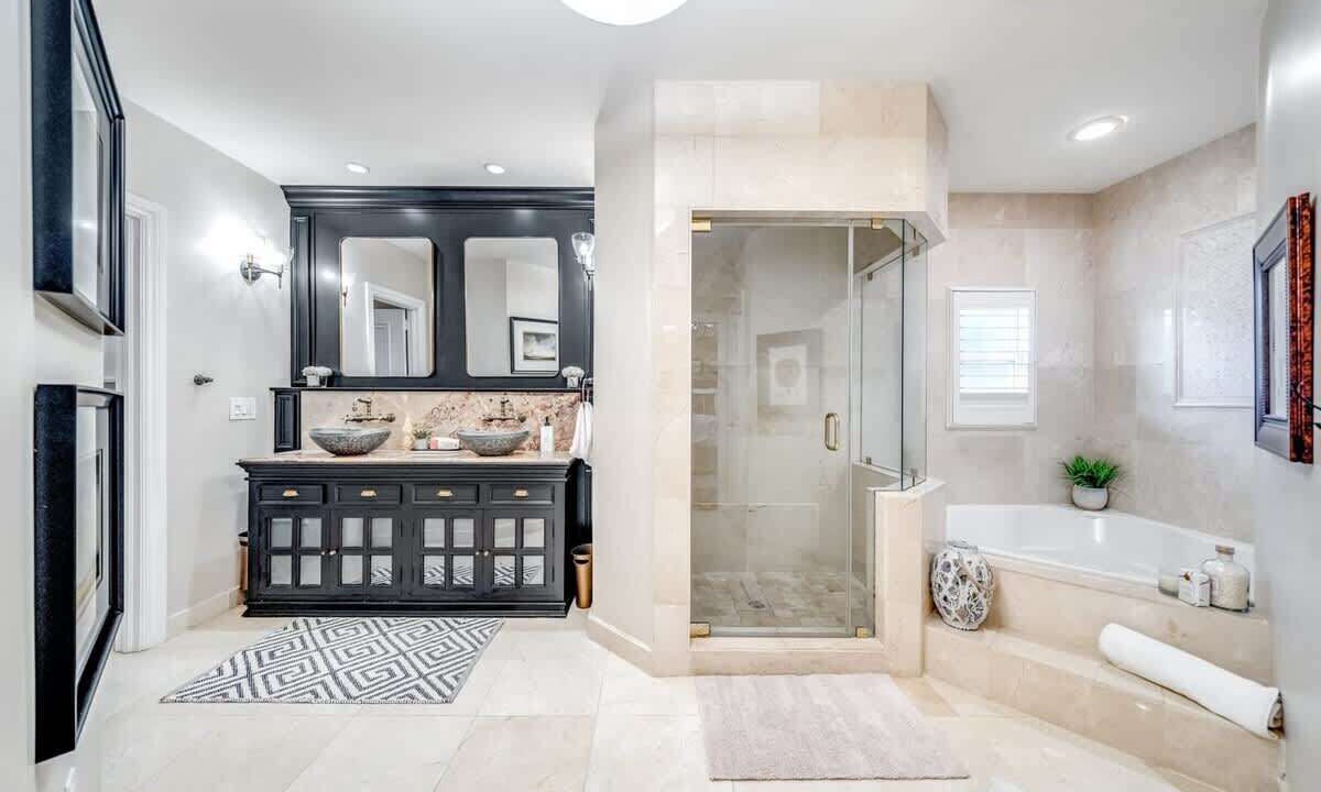 Photo of Bathroom in Victoria Park