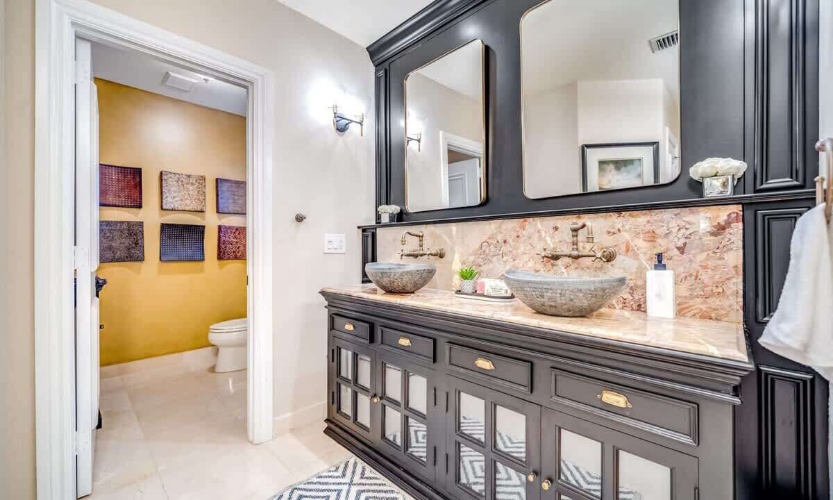 Photo of Bathroom in Victoria Park