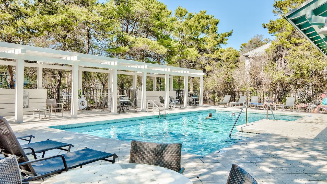 Photo of Outdoor in White's Gulfview