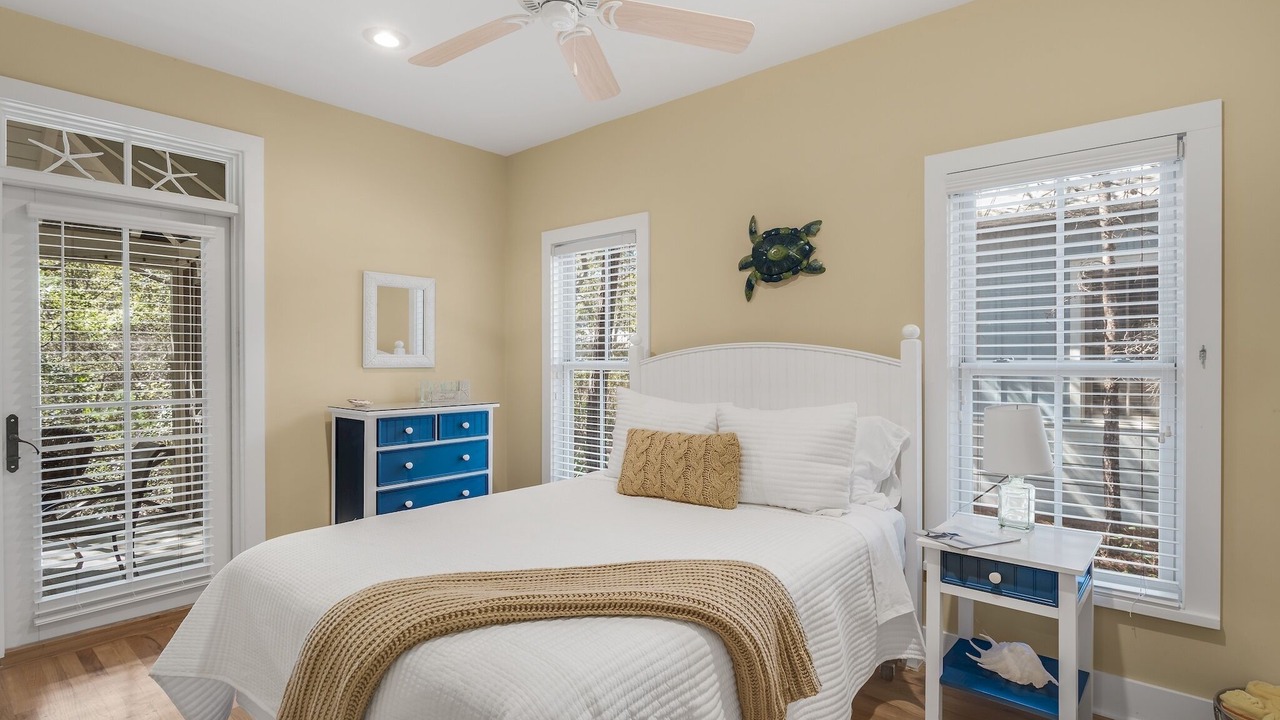 Photo of Bedroom in White's Gulfview