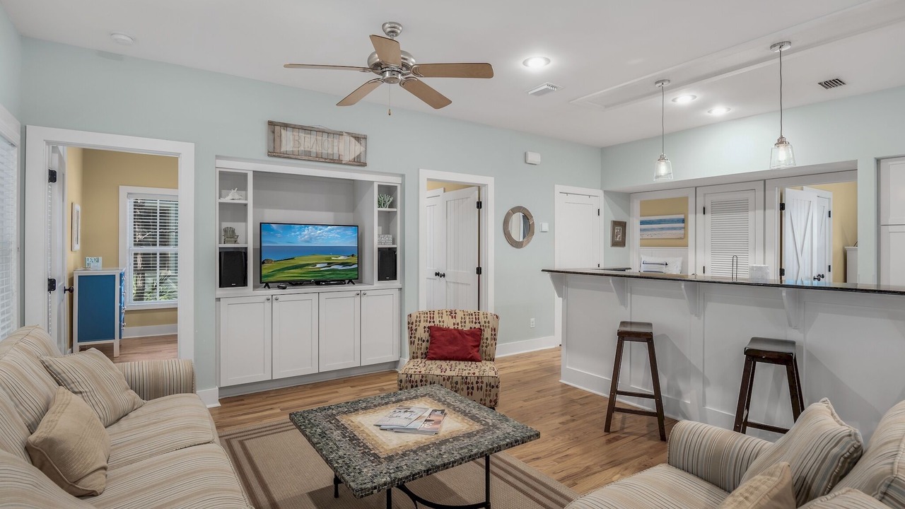 Photo of Livingroom in White's Gulfview