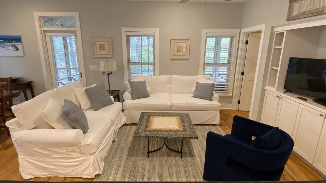 Photo of Livingroom in White's Gulfview