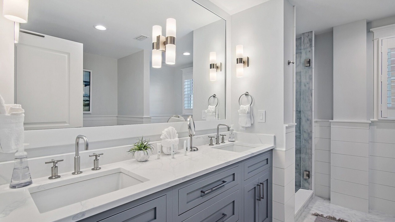 Photo of Bathroom in Gulf District