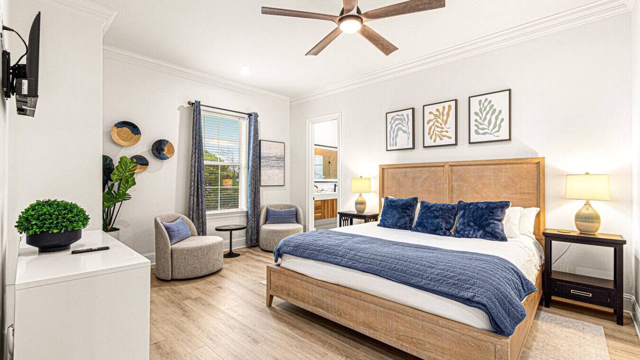 Photo of Bedroom in Crystal Beach