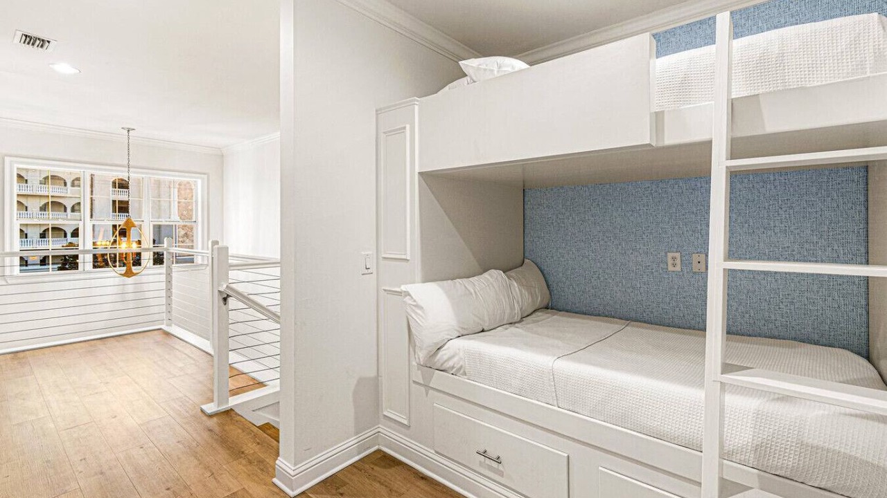 Photo of Bedroom in Crystal Beach