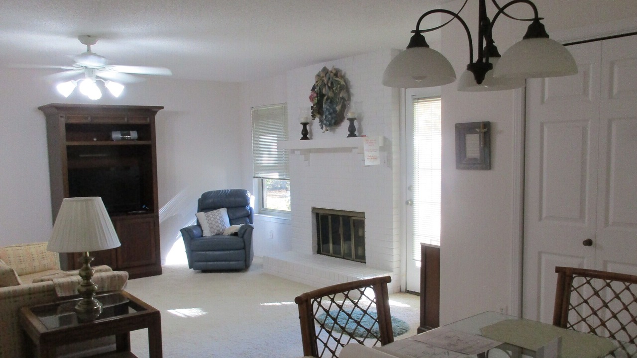 Photo of Livingroom in Northeast Pensacola