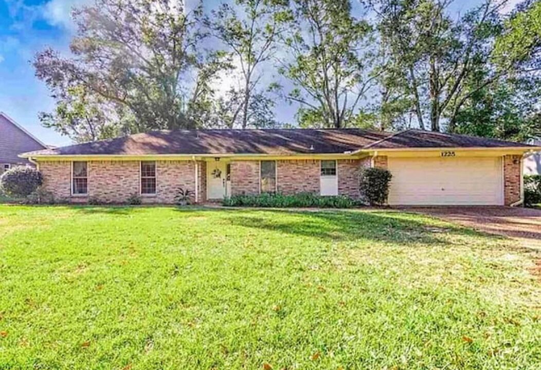 Photo of Outdoor in Northeast Pensacola