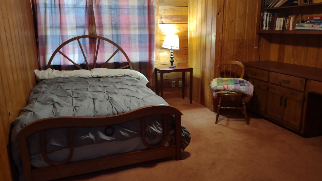 Photo of Bedroom in Gilmer