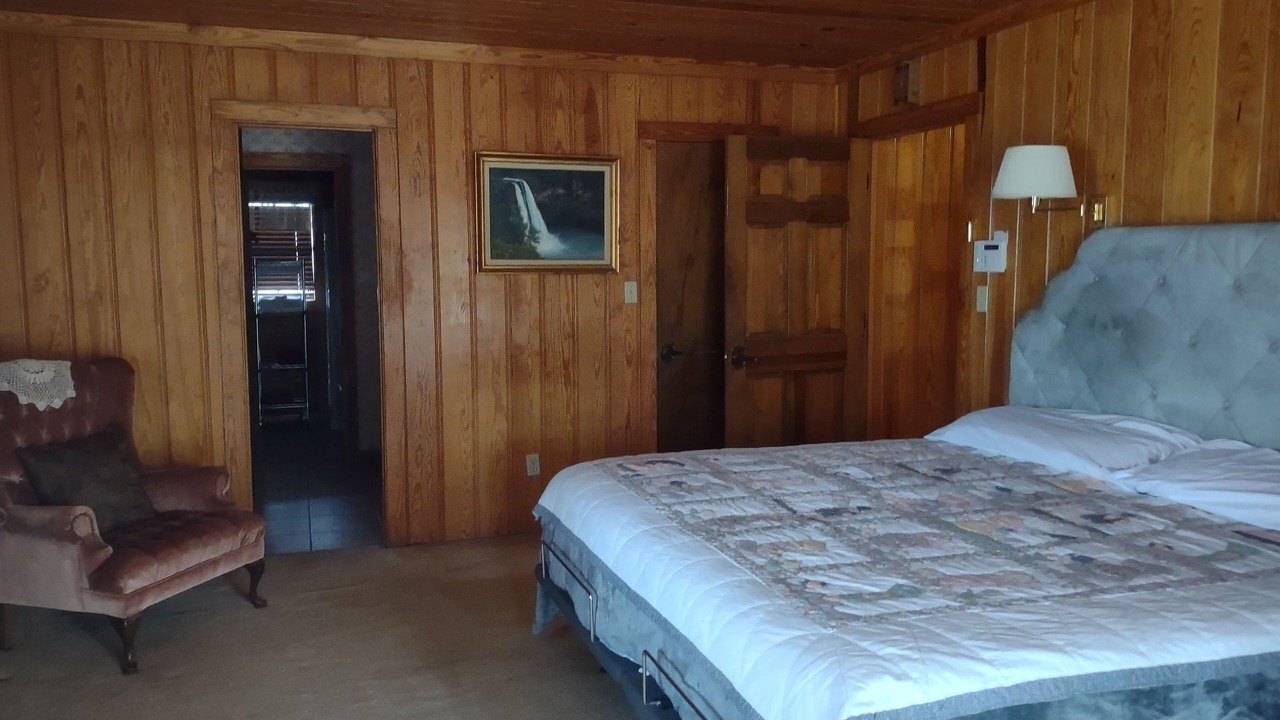 Photo of Bedroom in Gilmer