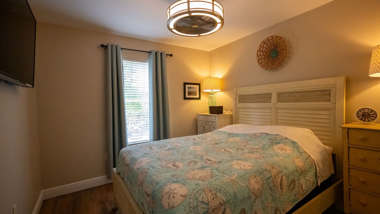 Photo of Bedroom in Avalon Beach Estates