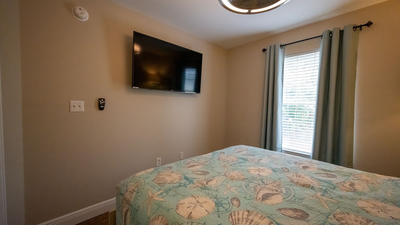 Photo of Bedroom in Avalon Beach Estates