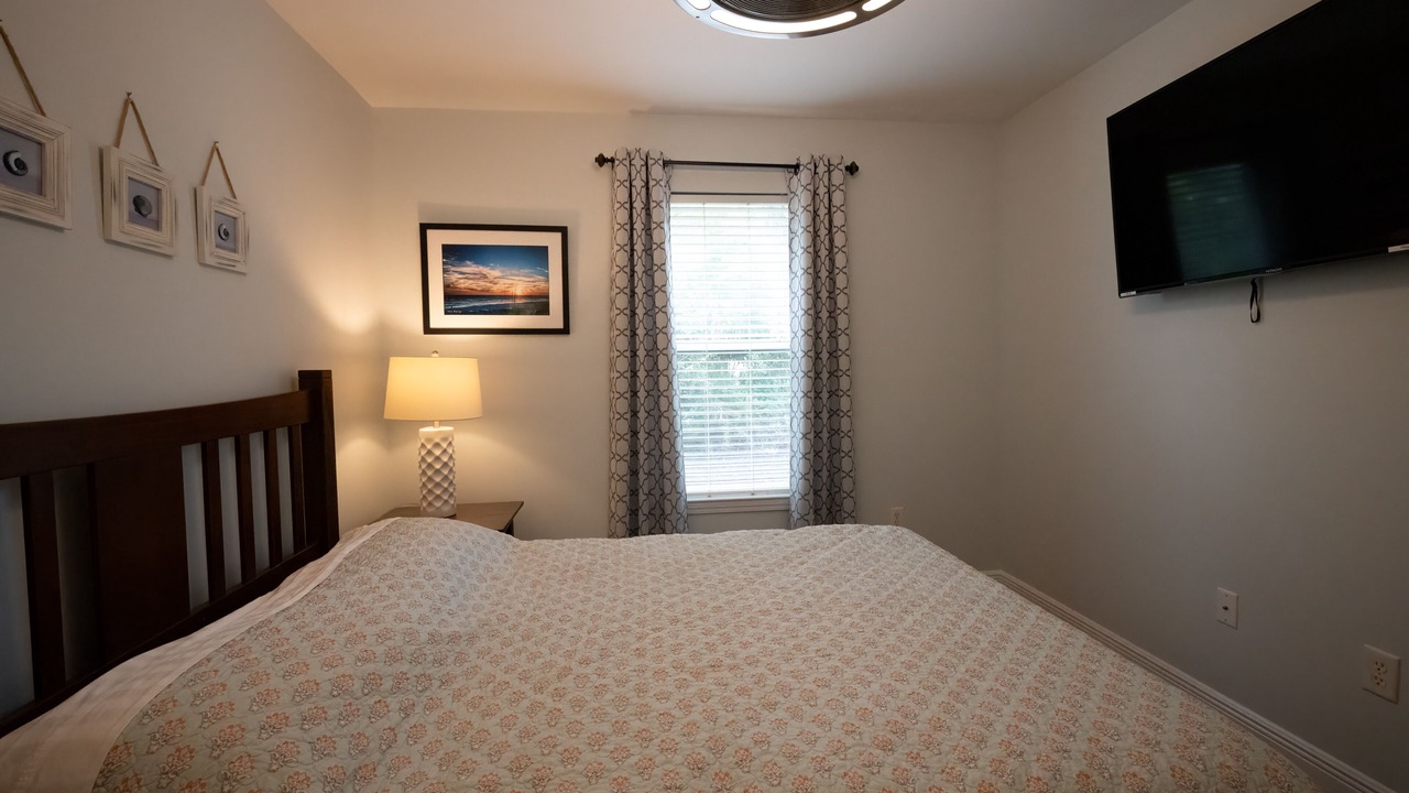 Photo of Bedroom in Avalon Beach Estates