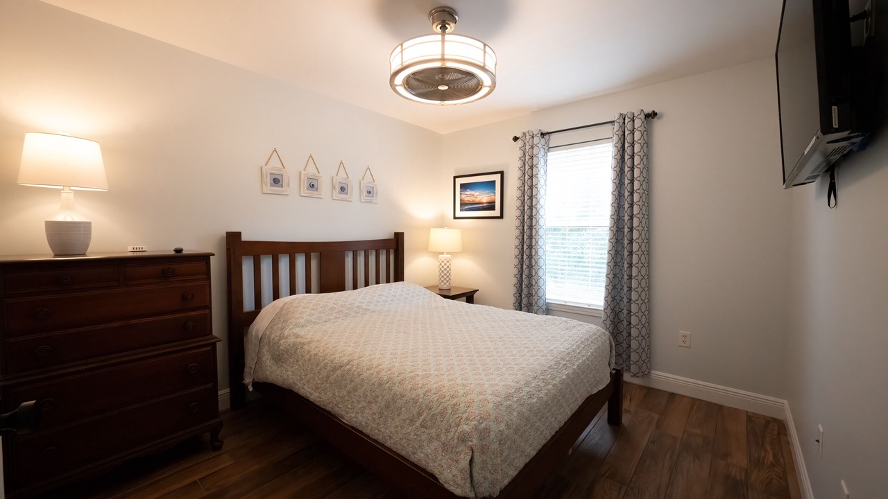 Photo of Bedroom in Avalon Beach Estates