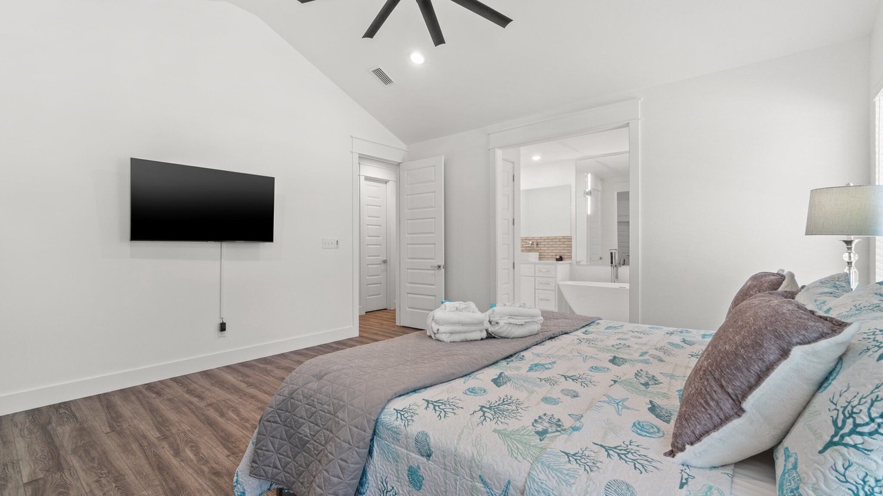 Photo of Bedroom in Laguna Beach Estates