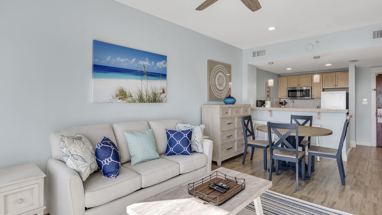 Photo of Livingroom in Baytowne Wharf