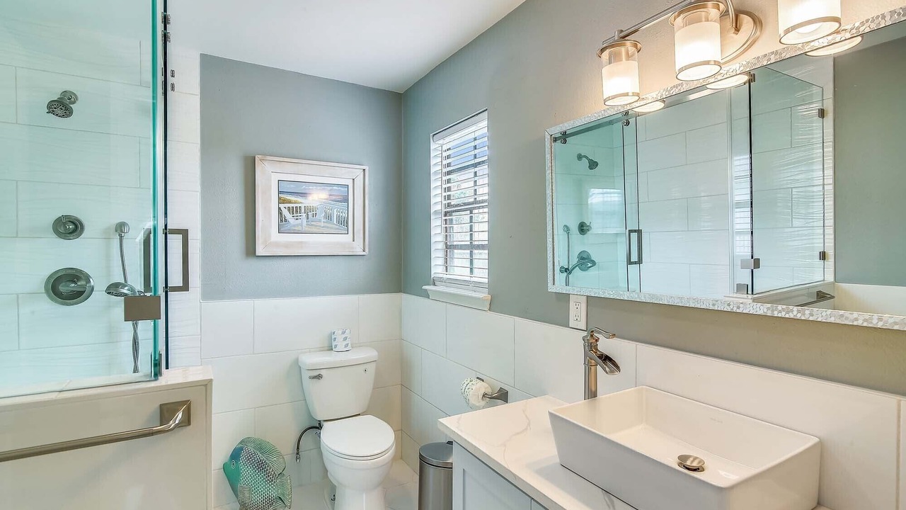 Photo of Bathroom in Jamaica Beach