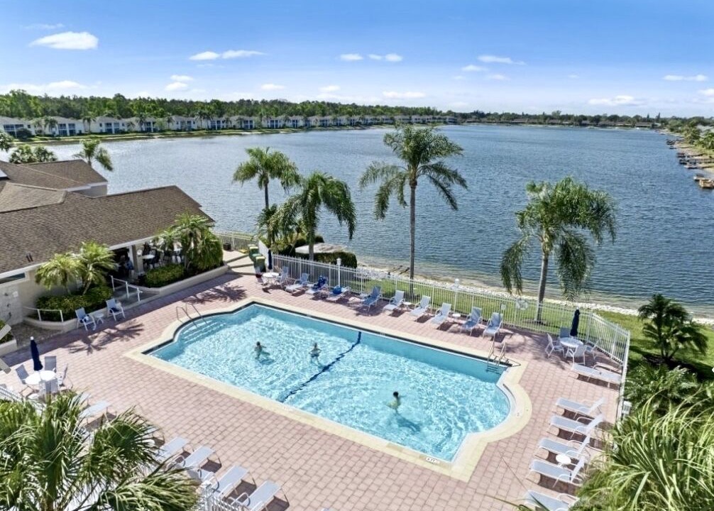 Photo of Outdoor in Crown Pointe