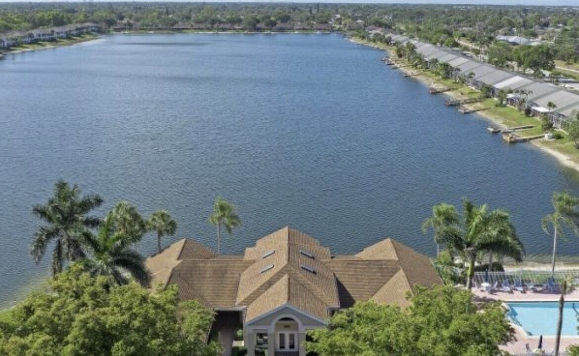 Photo of Outdoor in Crown Pointe