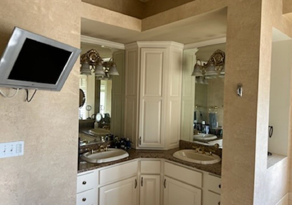 Photo of Bathroom in Harvey