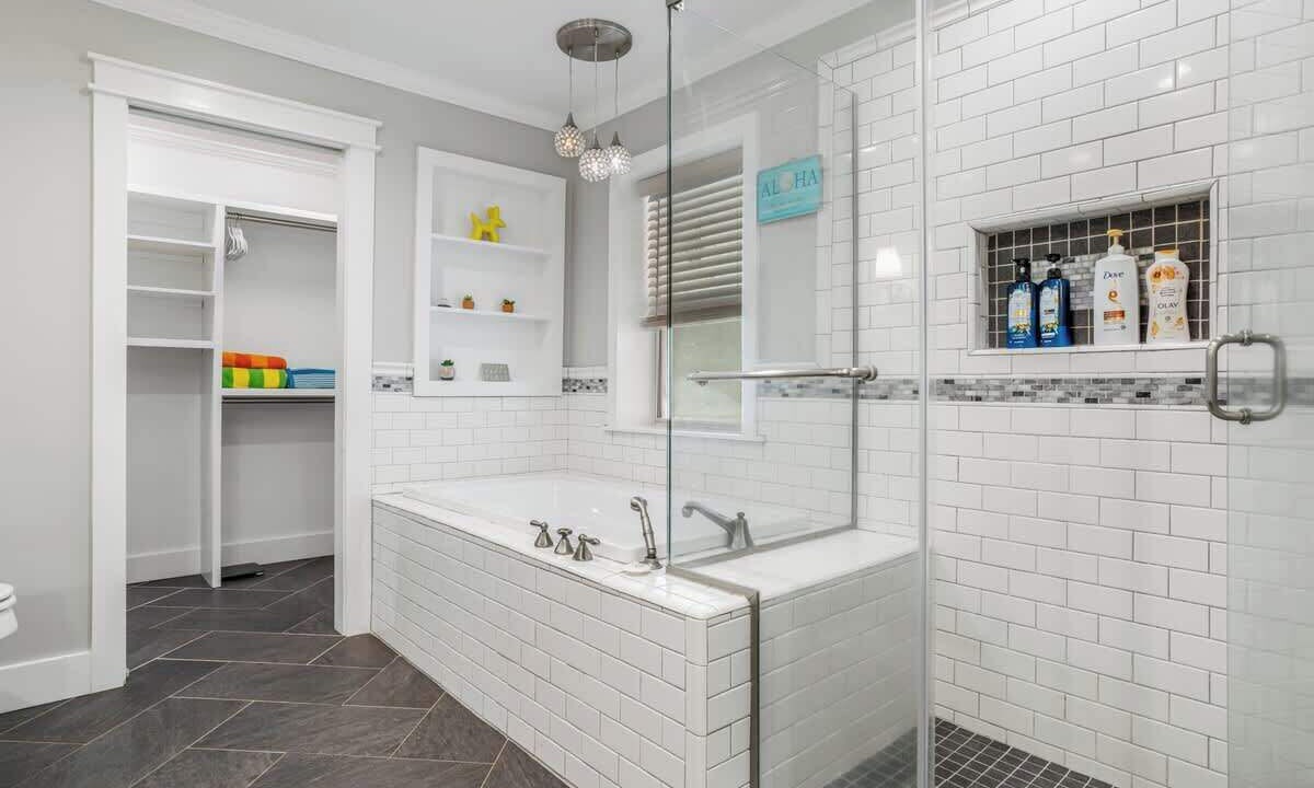 Photo of Bathroom in Ocean Springs