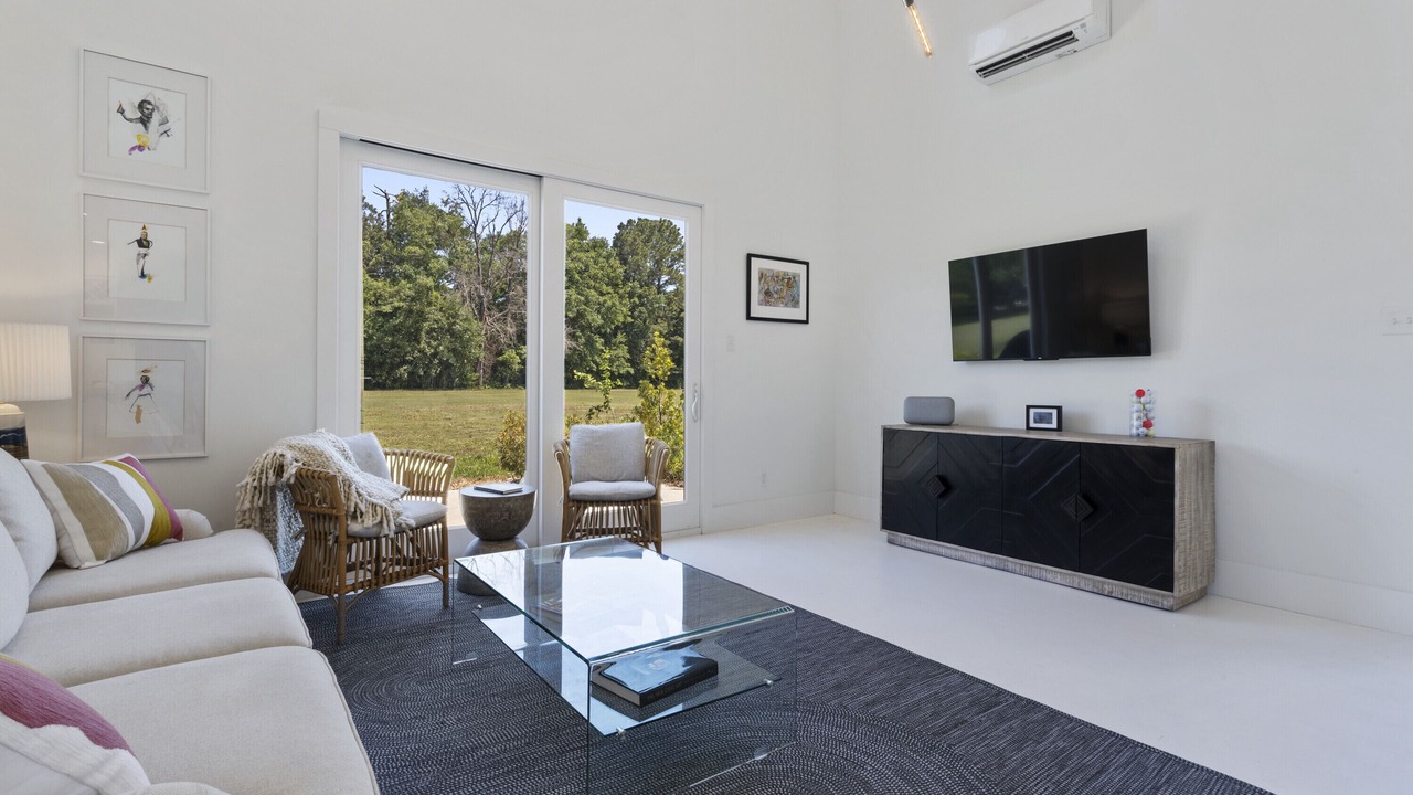 Photo of Livingroom in Gulf Hills