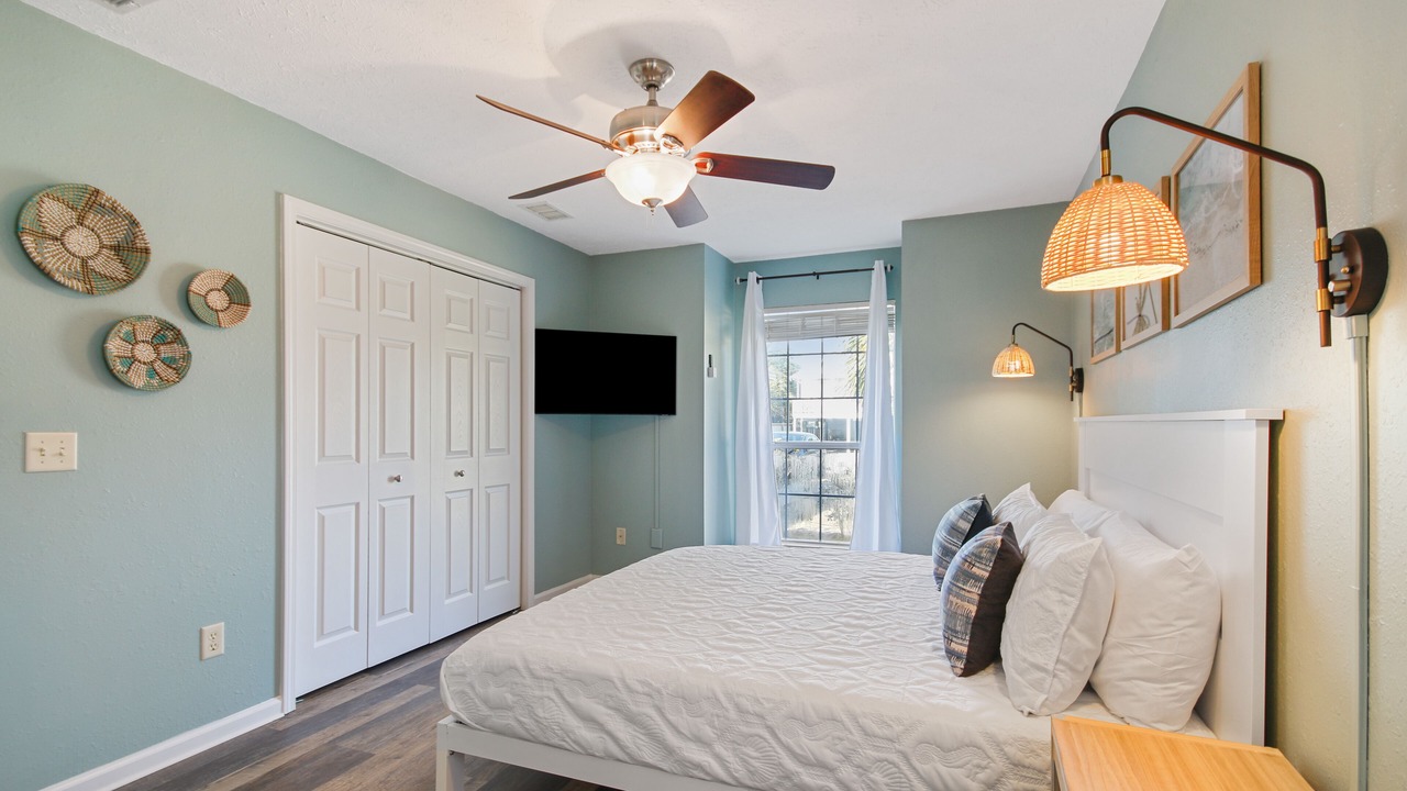 Photo of Bedroom in Crescent Beach