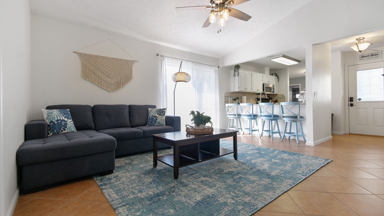 Photo of Livingroom in Crescent Beach