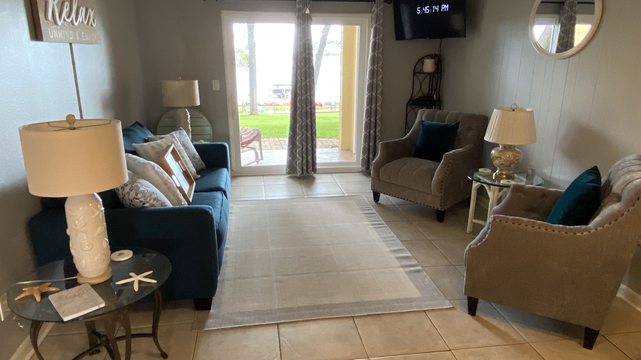 Photo of Livingroom in Mary Esther