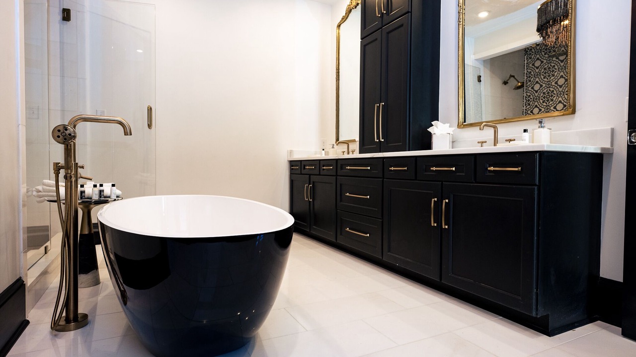 Photo of Bathroom in Central Business District