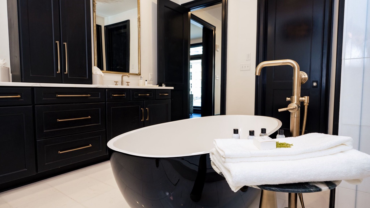 Photo of Bathroom in Central Business District